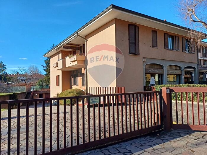 Appartamento quadrilocale in vendita in Piazza Albini, Robbiate