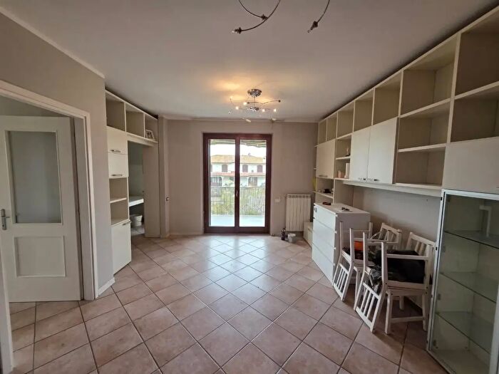 Appartamento con 5 locali in vendita in Viareggio