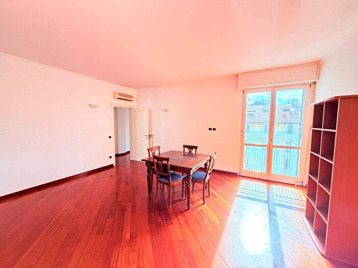 Appartamento trilocale in affitto in Via Gaetano Previati, Amendola Buonarroti, Milano