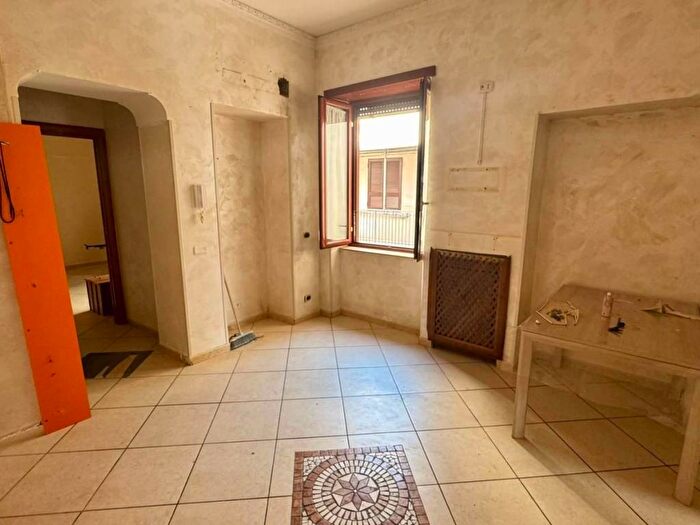 Appartamento trilocale in vendita in Via Santa Maria Antesaecula, Sanità, Napoli