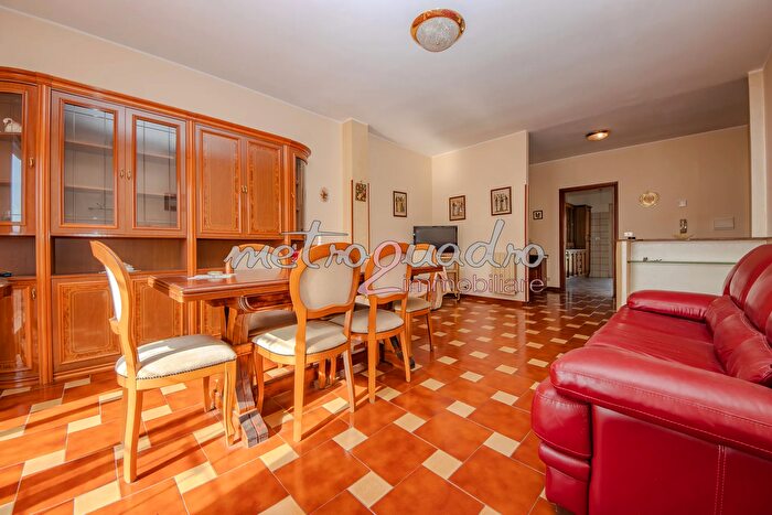 Appartamento con 7 locali in vendita in Via Giorgio Morandi, Itri