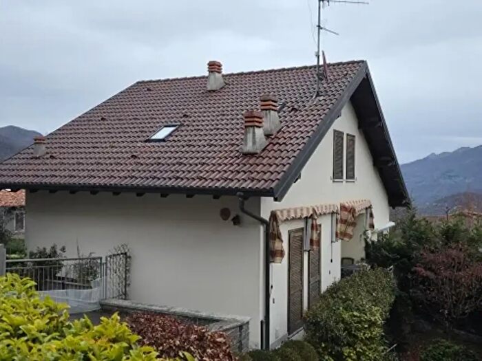 Casa trilocale in vendita in Via XI Febbraio, Caglio