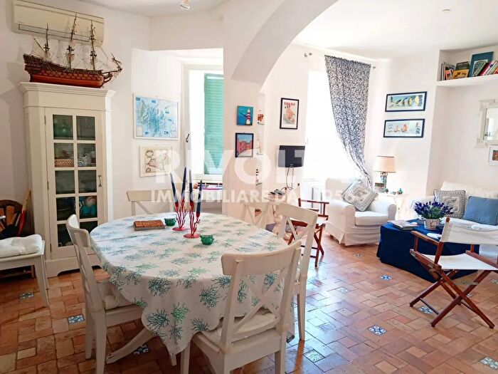 Appartamento trilocale in affitto in Piazza Indipendenza, Monte Argentario