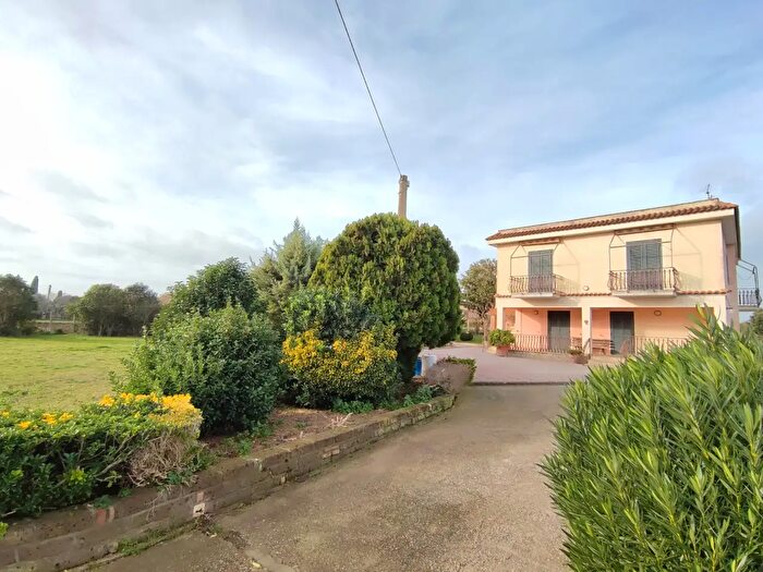 Casa con 8 locali in vendita in Via del Sasso, Cerveteri