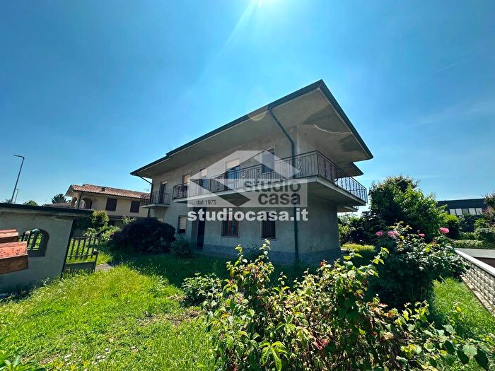 Casa con 7 locali in vendita in Via Kolbe, Offanengo