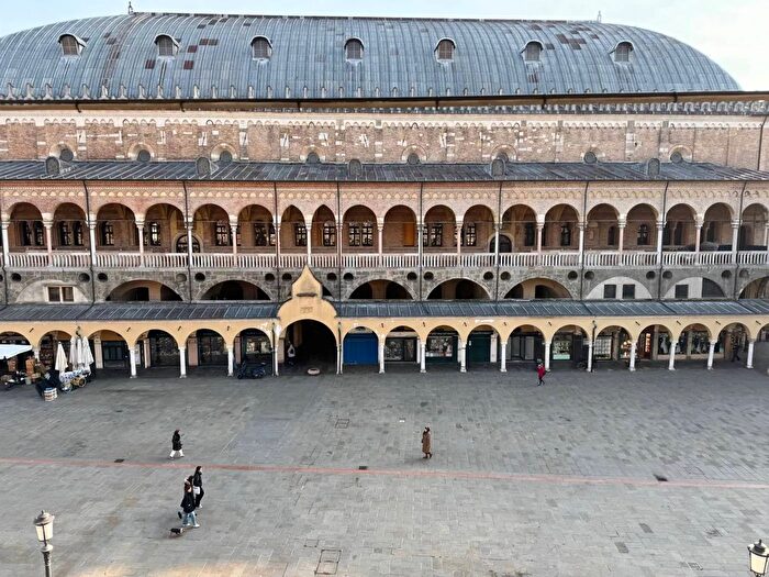 Appartamento quadrilocale in vendita in Via Boccalerie Padova, Padova