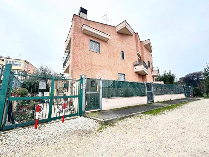 Appartamento bilocale in affitto in Via Sommatino, Borghesiana, Roma