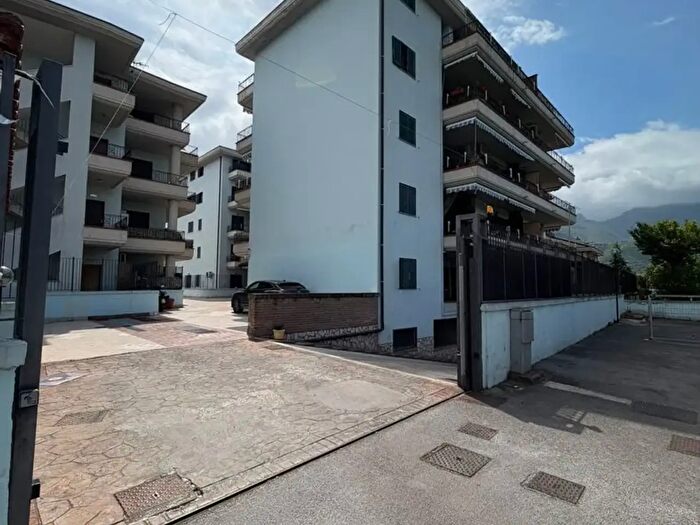 Appartamento trilocale in vendita in Via Taurano, Pagani