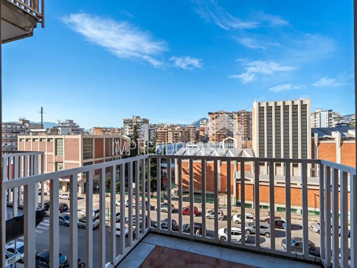 Appartamento con 5 locali in vendita in Via Don Orione, Palermo