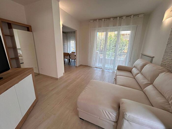 Appartamento trilocale in affitto in Viale Avigliano, Fontanelle, Riccione