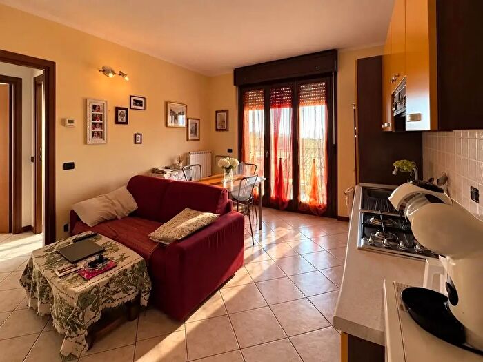 Appartamento bilocale in vendita in Via Cesare Battisti, Boltiere