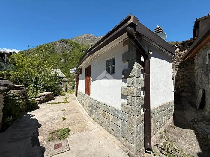Casa trilocale in vendita in Via Margone, Usseglio