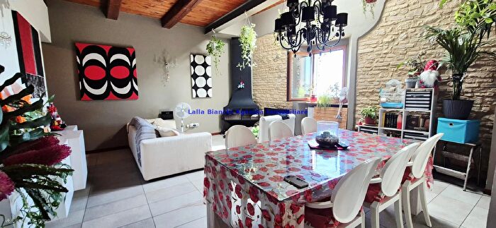 Appartamento con 5 locali in vendita in Via delle Scuole Nuove, Pesaro