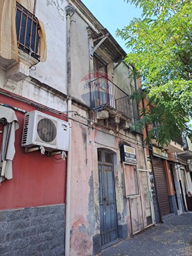 Appartamento bilocale in vendita in Via Mulino a Vento, Catania