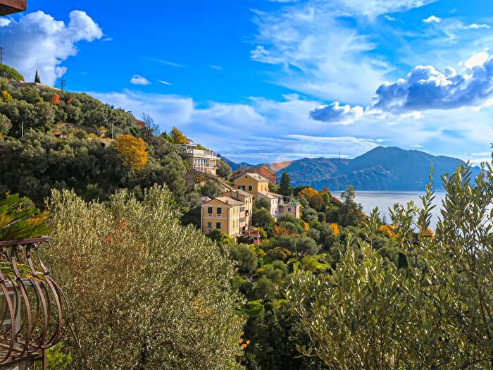 Casa con 10 locali in vendita in Via Roma, Pieve Ligure