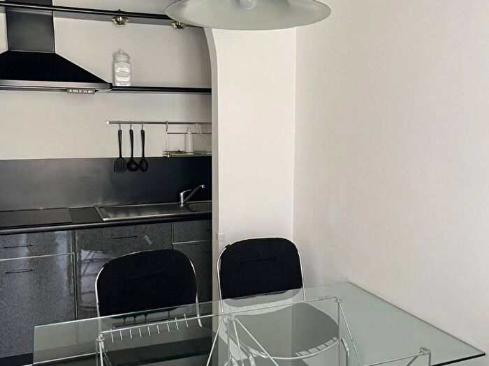 Appartamento trilocale in affitto in Via Alessandro Volta, Centro Esterno Ferrovia, Rapallo