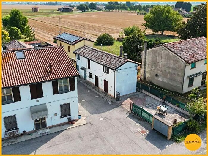 Casa trilocale in vendita in Via Borgo Masotti, Argenta
