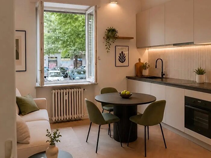 Appartamento bilocale in vendita in Via Pisanello, Milano