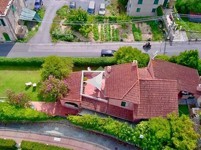 Casa con 6 locali in vendita in Via Roma, Calice Ligure