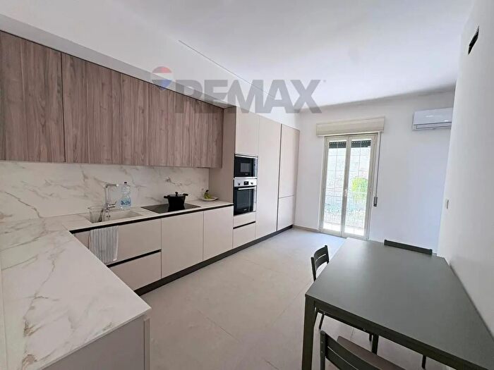 Appartamento quadrilocale in vendita in Via GMonelli Snc, Ragusa