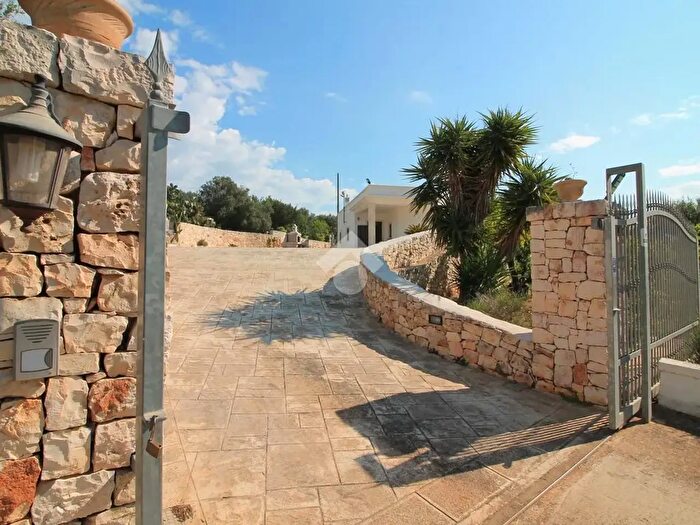 Casa con 5 locali in vendita in Ostuni