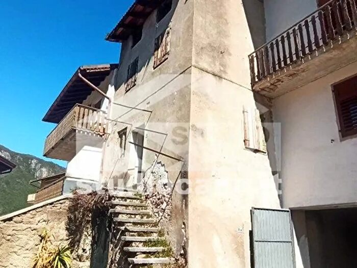 Casa monolocale in vendita in Via Santuario, Ala