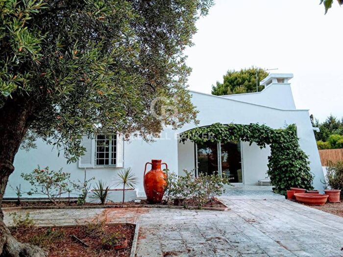 Casa trilocale in affitto in CONTRADA ROSAMARINA, Ostuni Costa, Ostuni