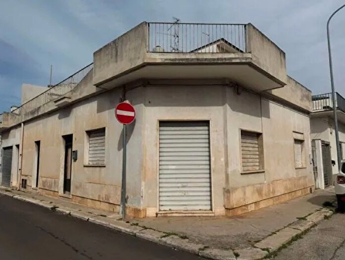 Casa con 7 locali in vendita in Via Trieste Casamassima, Casamassima