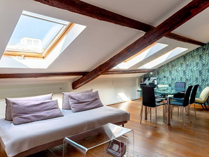 Casa trilocale in affitto in Via San Marco, Moscova, Milano
