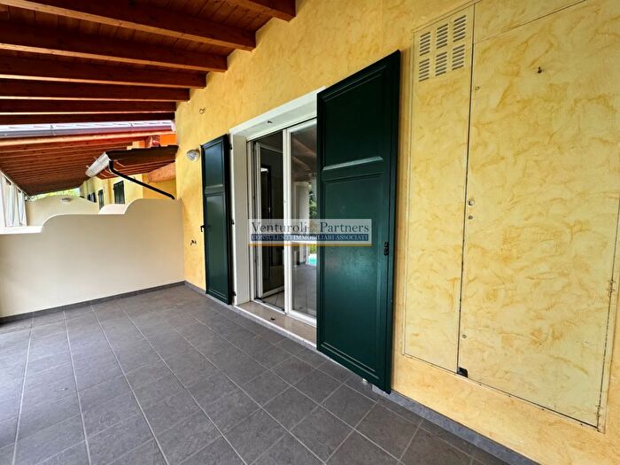 Appartamento trilocale in vendita in Via Rovaroli, Manerba Del Garda