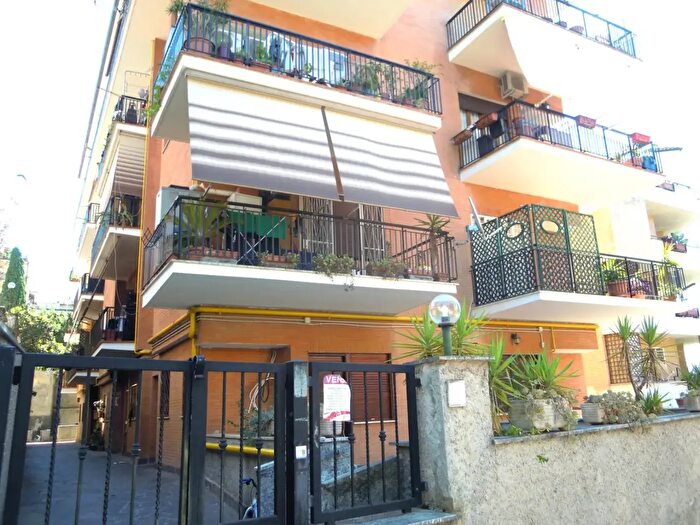 Appartamento monolocale in vendita in Via Gradoli, Roma