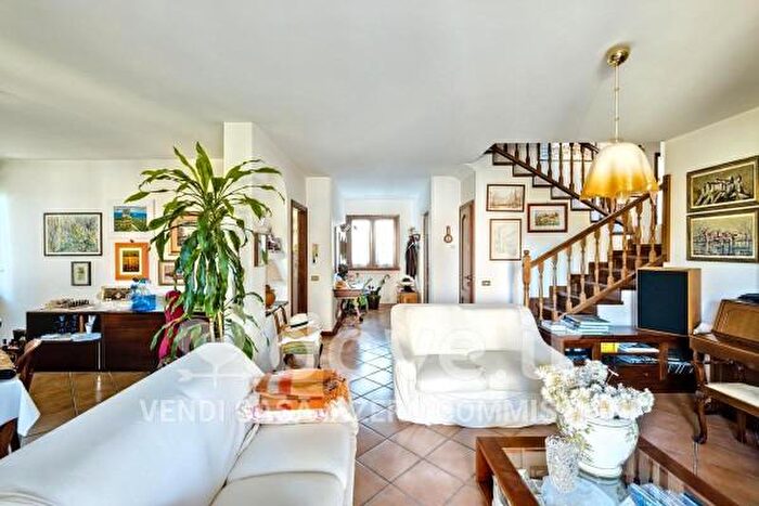 Appartamento quadrilocale in vendita in Via Cascina del Rosario, Varese