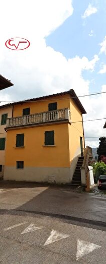 Casa con 5 locali in vendita in Via Chiantigiana, Cavriglia