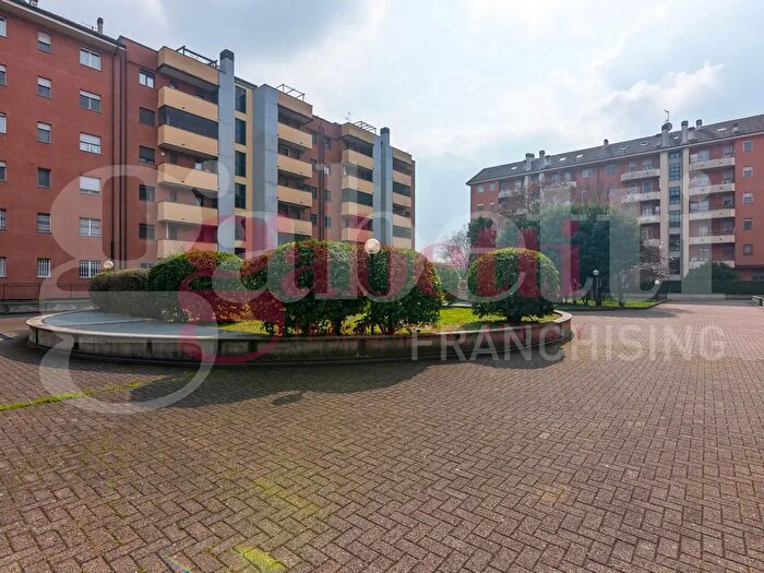 Appartamento quadrilocale in vendita in Via Donna Prassede, Milano