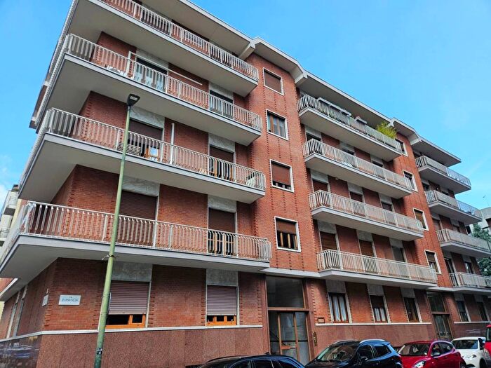 Appartamento con 5 locali in affitto in Via Zumaglia, Parella, Torino