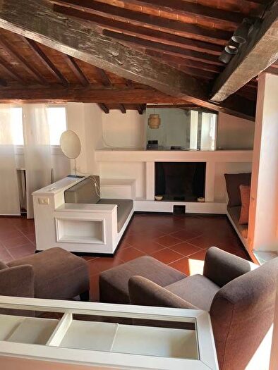 Appartamento trilocale in affitto in Piazza dOgnissanti, Borgo Ognissanti Il Prato, Firenze