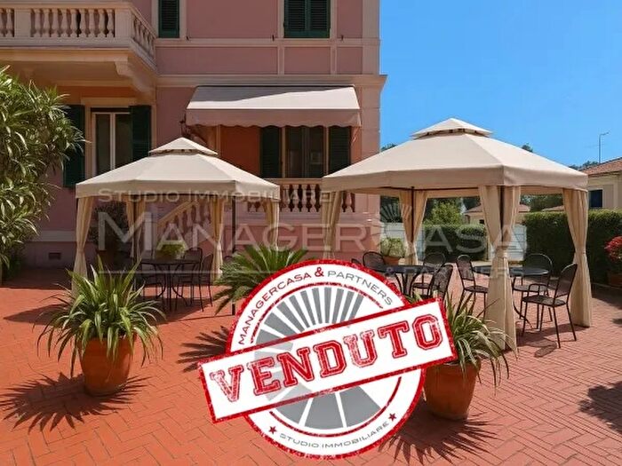 Appartamento quadrilocale in vendita in Via Paolo Zunino, Rapallo