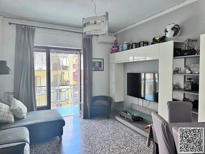 Appartamento trilocale in vendita in Napoli