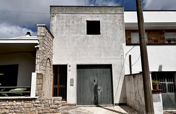 Casa quadrilocale in vendita in Via Brindisi Ugento Residenziale, Ugento