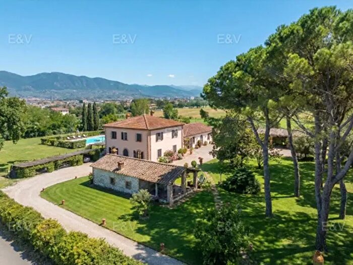 Casa con 6 locali in vendita in Strada di San Giacomo, Terni
