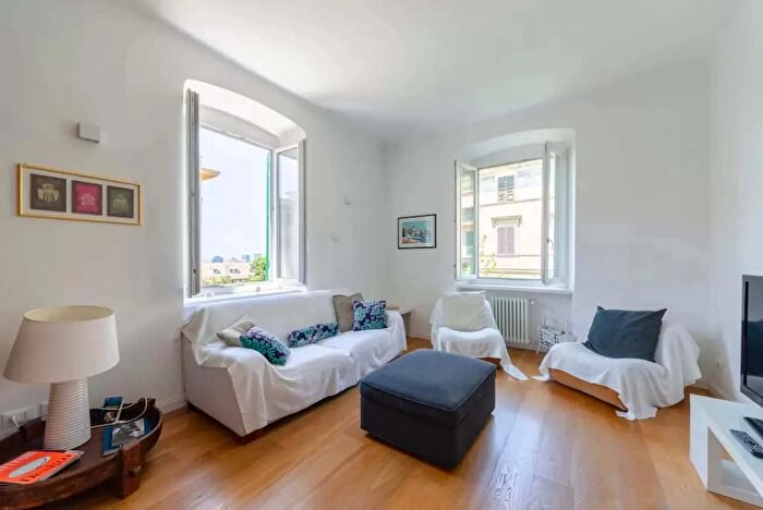 Appartamento monolocale in affitto in Via di Montegalletto, Genova