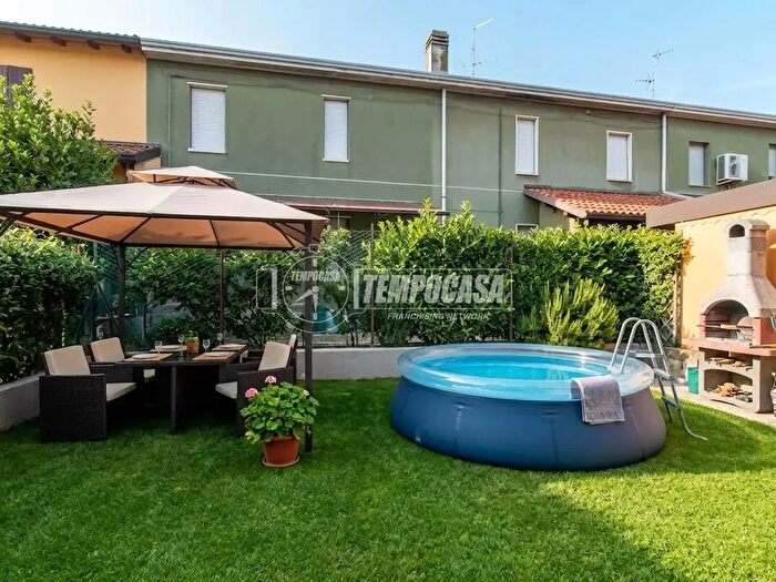 Casa trilocale in vendita in Desio