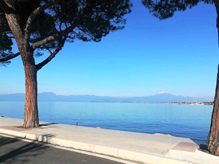 Appartamento bilocale in affitto in Via San Martino, Centro, Peschiera del Garda