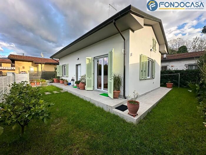 Casa trilocale in vendita in Via San Domenichino, Massa