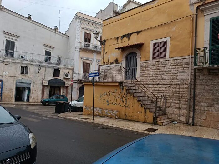 Casa trilocale in vendita in Via Felice Orsini, Andria