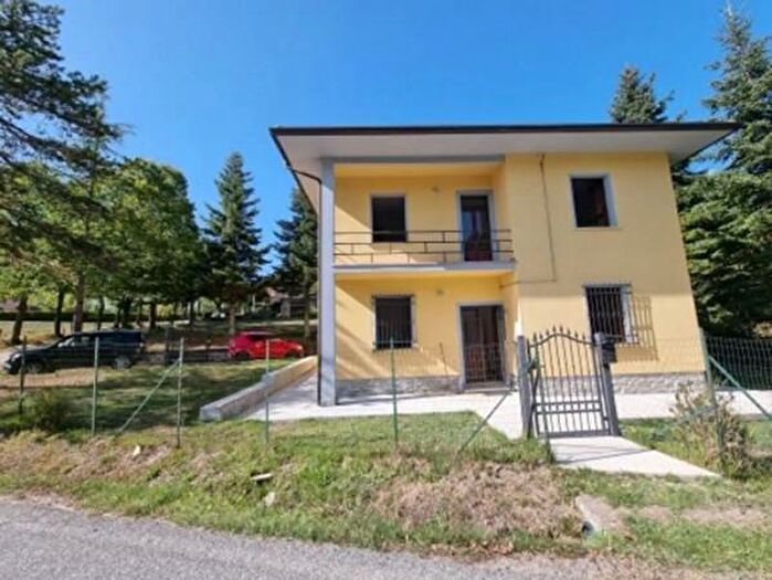 Casa con 6 locali in vendita in Sestino