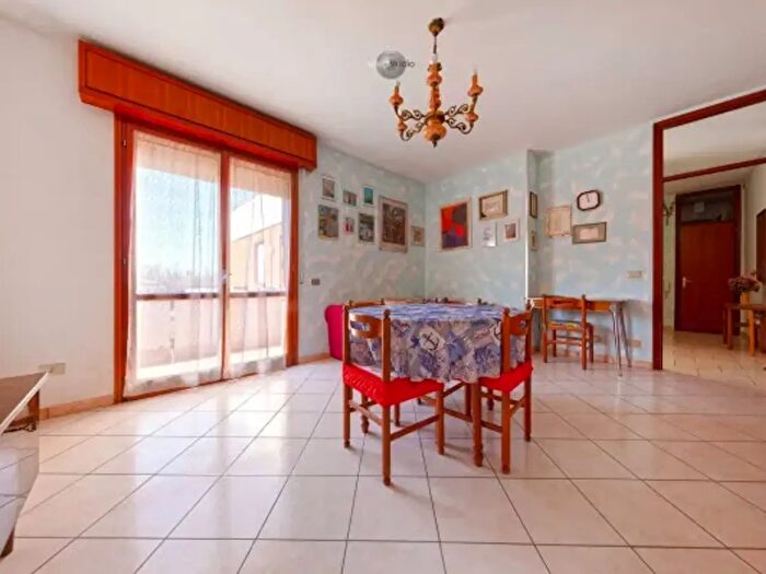 Appartamento trilocale in vendita in Piazza Martiri Partigiani, Sassuolo