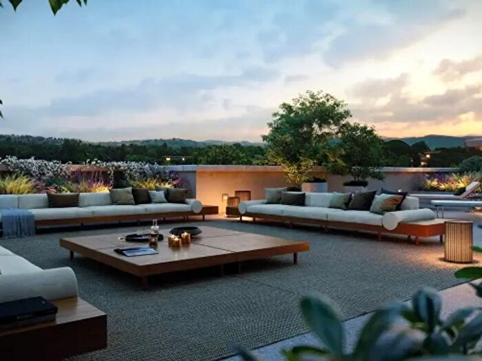 Appartamento trilocale in vendita in Via Giuseppe Saverio Mercadante, Firenze