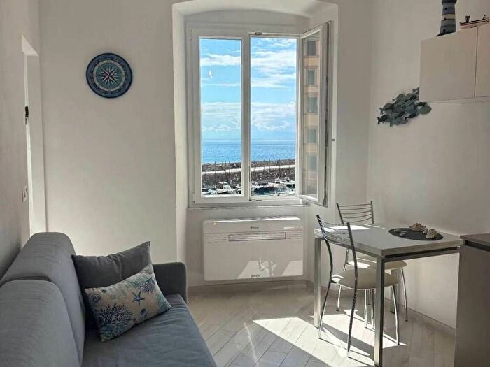 Appartamento trilocale in affitto in Via Al Porto, Centro, Camogli