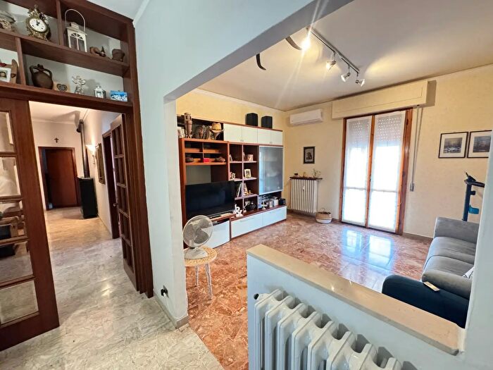 Appartamento con 5 locali in vendita in Via Aldo Moro a, Vaiano